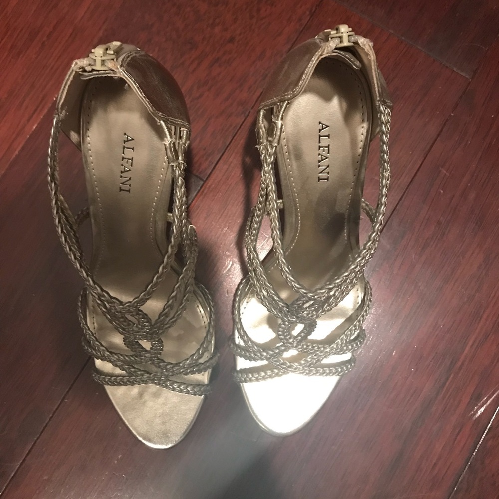 Gold Alfani  Sandles